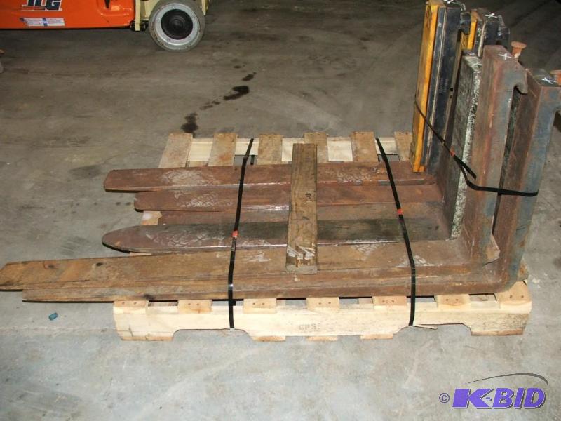 Pallet with 5 pair of forklift forks...