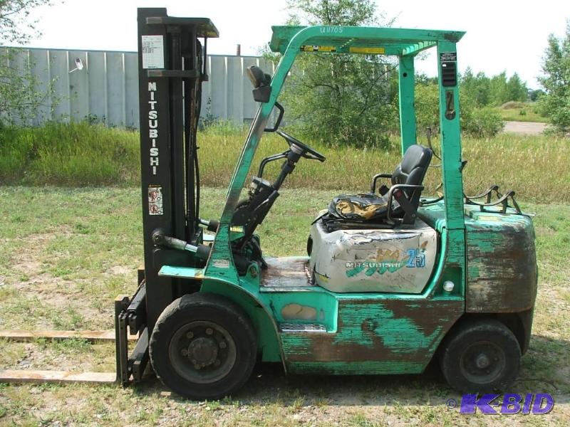 Mitsubishi FG25 5000lb LPG Forklift
