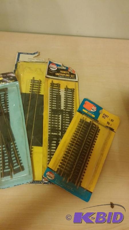 Tracks with switches, new in packages-HO Scal...