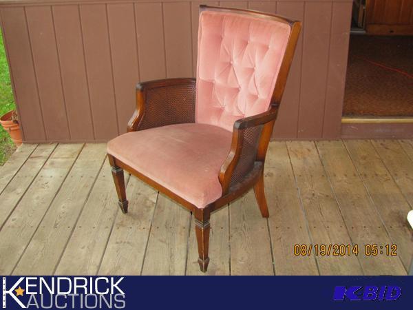 lot 10 image: Wood Chair