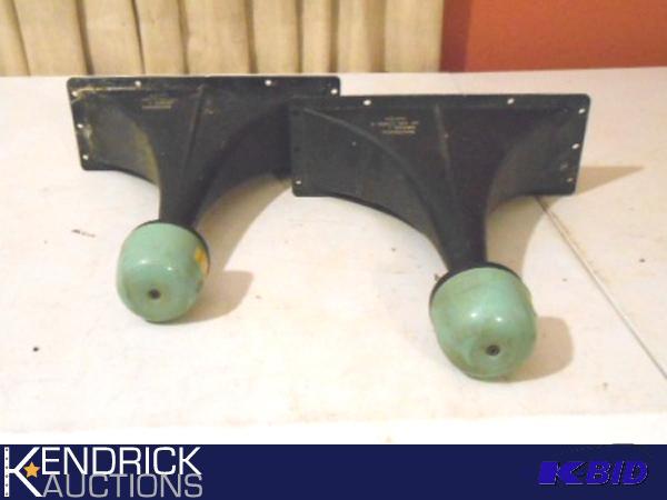 lot 104 image: Vintage Magnavox 580069 Tweeters