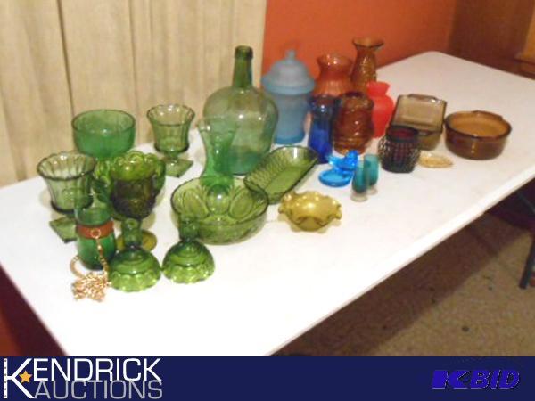 lot 112 image: Lot of Colored Glass