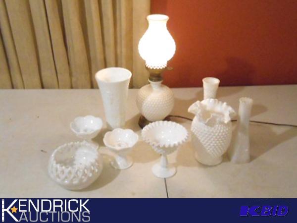 lot 114 image: Lot of Milk Glass
