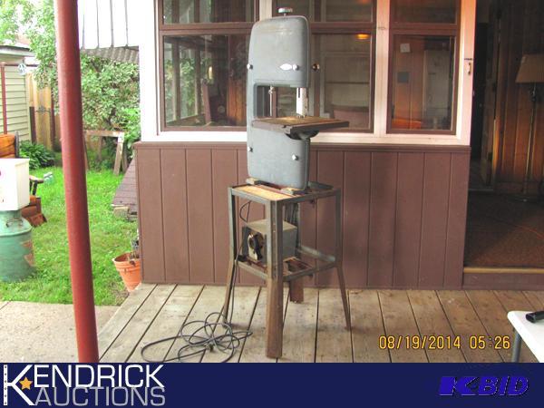 lot 14 image: Vintage Craftsman Band Saw