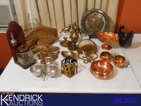 lot 165 image: Large lot of Metal bowls, Wall Sconces, and Decorative Items