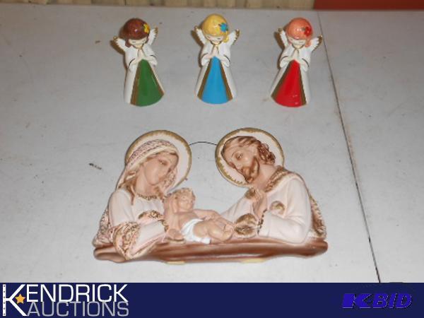 lot 178 image: Lot of Vintage Plaster Christmas Figurines