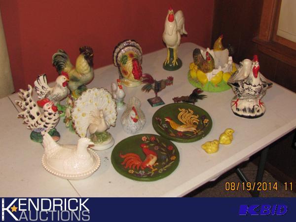 lot 42 image: Lot of Chicken, Turkey, and Rooster Figurines
