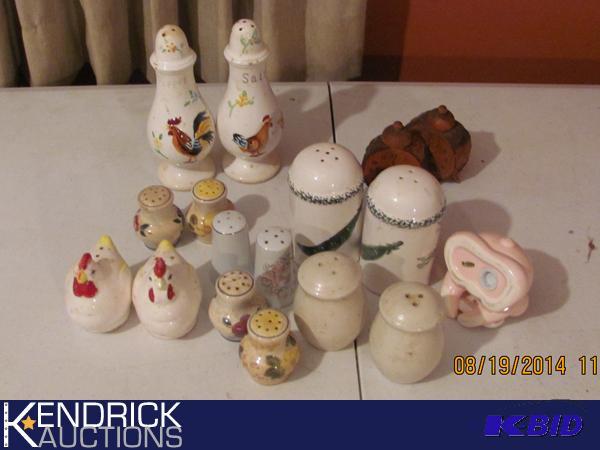 lot 44 image: Lot of Salt and Pepper Shakers