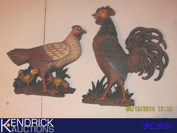 lot 48 image: 2 Syroco Wood Rooster, and Chicken