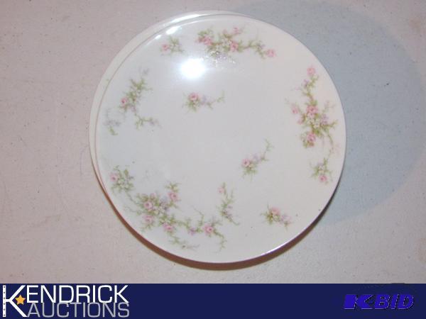 lot 50 image: 4 Antique Havilind Limoges  Dessert Plates