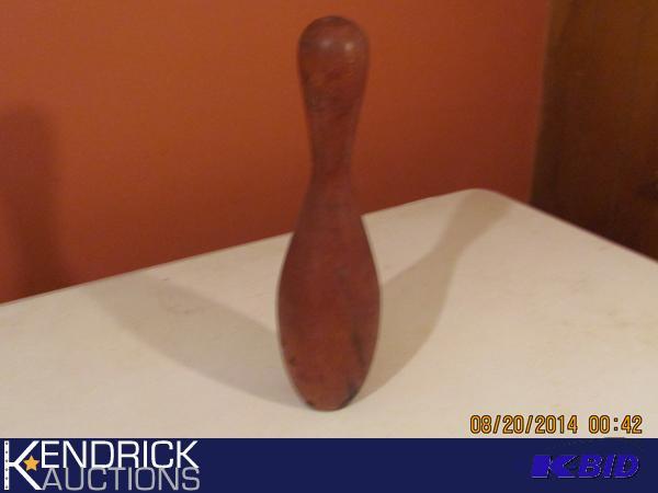 lot 54 image: Antique Bowling Pin