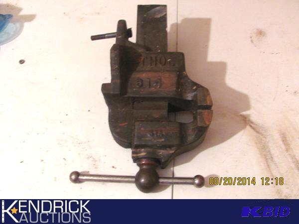lot 82 image: Antique Thol M and F Co Vice