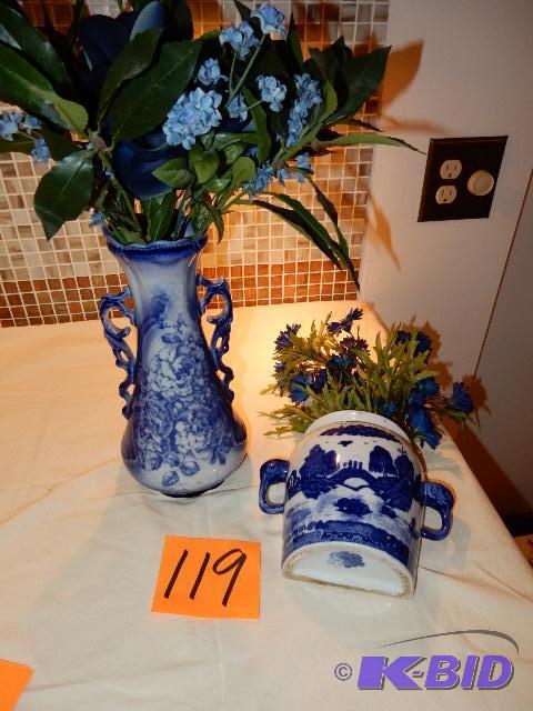 2 Vases