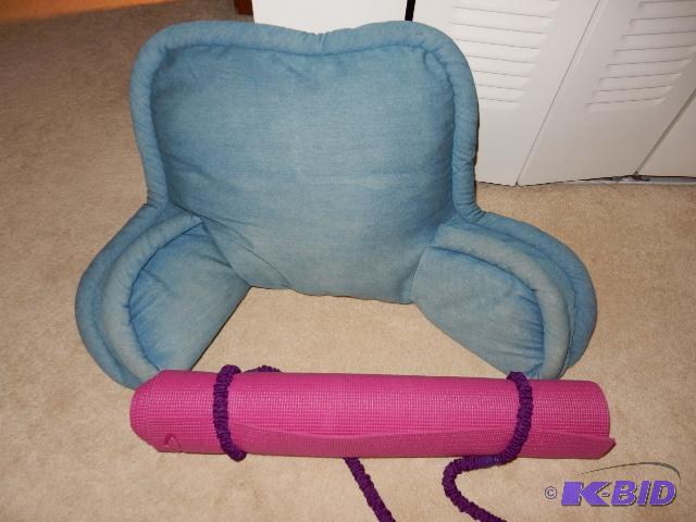 Nice pillow for sitting up in bed.. Good shap...