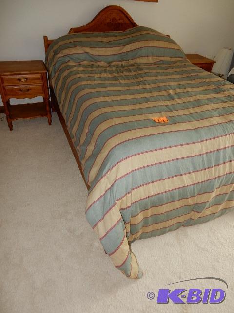 Queen Size bed and night stands