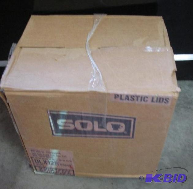 solo plastic plates...