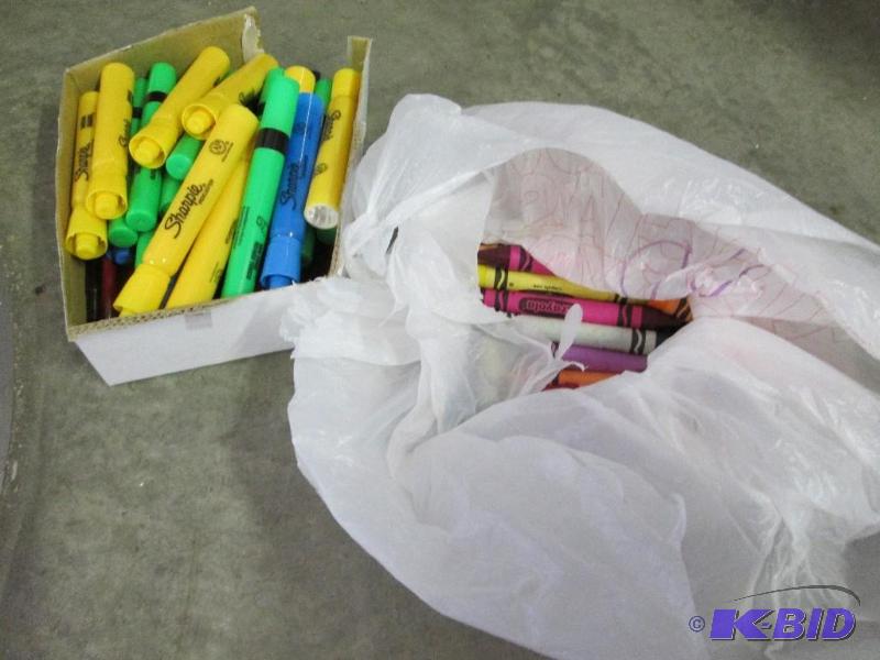 mixed lot of highlighters, colored pencils, c...