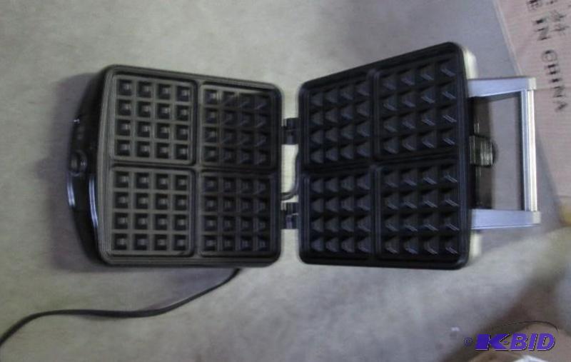 farberware waffle maker- has been used...