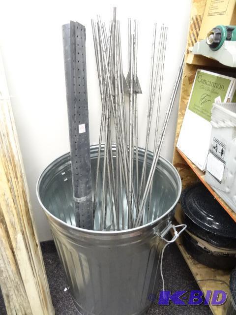 lot 102 image: LARGE LOT incl 22 Metal Fence  Sign Stakes, ...