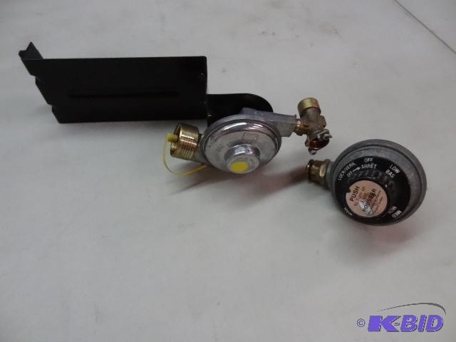 lot 127 image: Qty 2 NEW Propane Gas Regulators...
