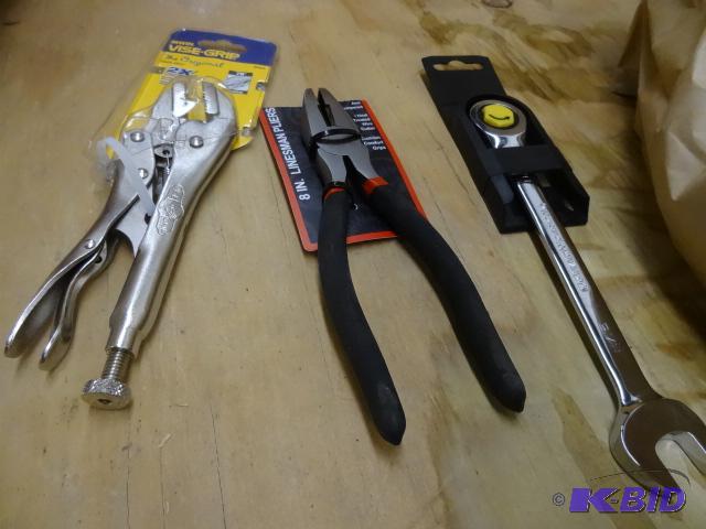 lot 140 image: TOOL LOT NEW incl. Irwin Vise Grip Pliers, Li...