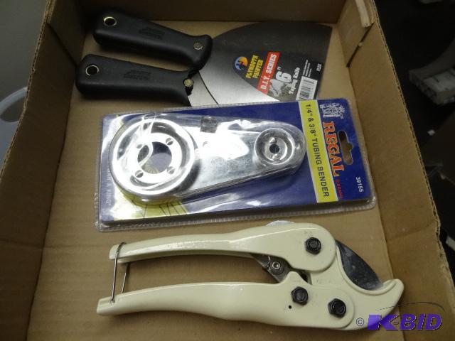 lot 151 image: TOOL LOT NEW incl. Qty 2 Taping Knives 6 in, ...