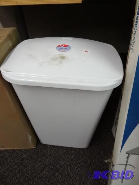 lot 194 image: NEW Sterilite 11.4 gal Lift Top Garbage Can, ...