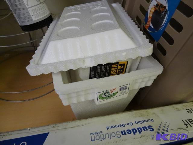 lot 201 image: New Frabill Habitat II Worm Box with Super Gr...