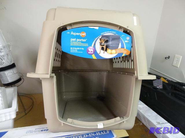 lot 202 image: NEW Aspen Pet PetMate Pet Porter Dog Kennel f...