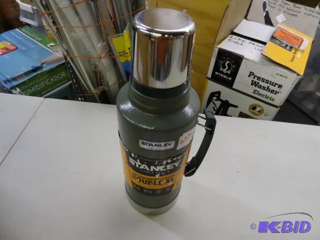 lot 223 image: NEW Stanley Legendary Classic Double XL Vacuu...