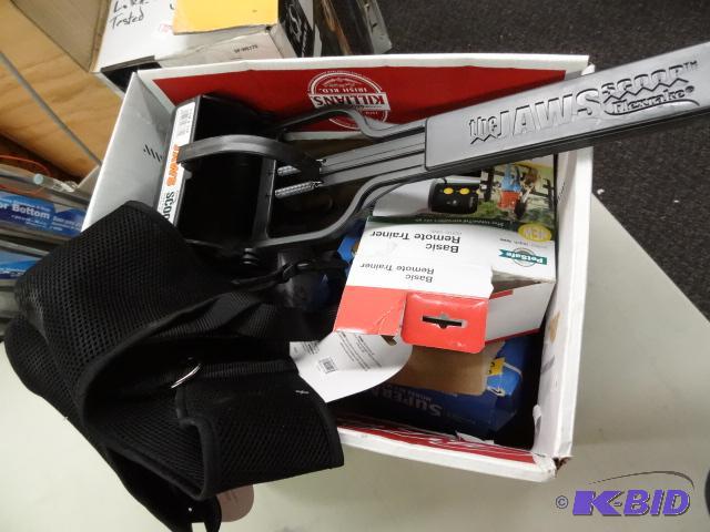 lot 226 image: PET LOT NEW incl. PetSafe Basic Remote Traine...
