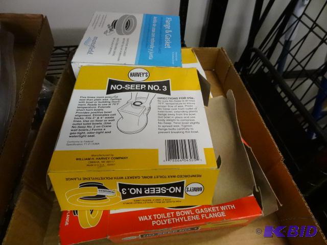 lot 276 image: Qty 4 NEW Wax Ring Flange and Gasket for Toil...