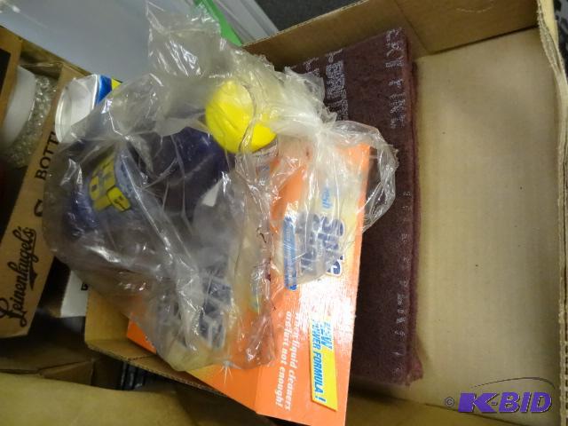 lot 28 image: NEW Cleaning LOT incl. Box Spic and Span 27 o...