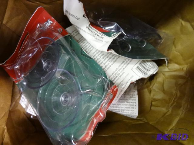 lot 281 image: Qty 3 NEW 2 Packs Large Suction Cups with Hoo...