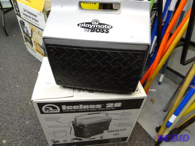 lot 285 image: Qty 2 Igloo Coolers. Qty 1 Igloo Iceless 28, ...