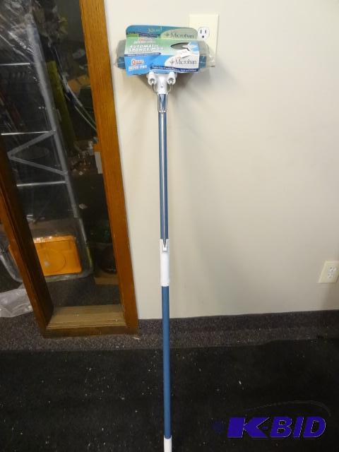 lot 291 image: NEW Quickie Microban Automatic Sponge Mop...