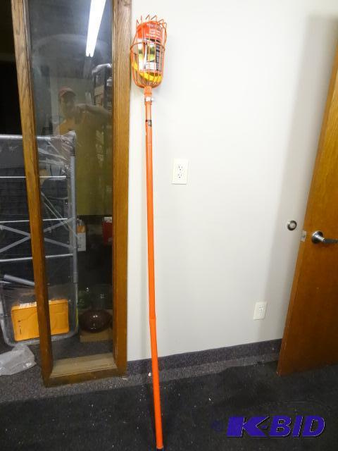lot 293 image: NEW True Temper Telescoping Fruit Harvester u...