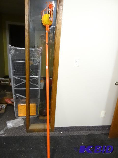 lot 294 image: NEW True Temper Telescoping Fruit Harvester u...