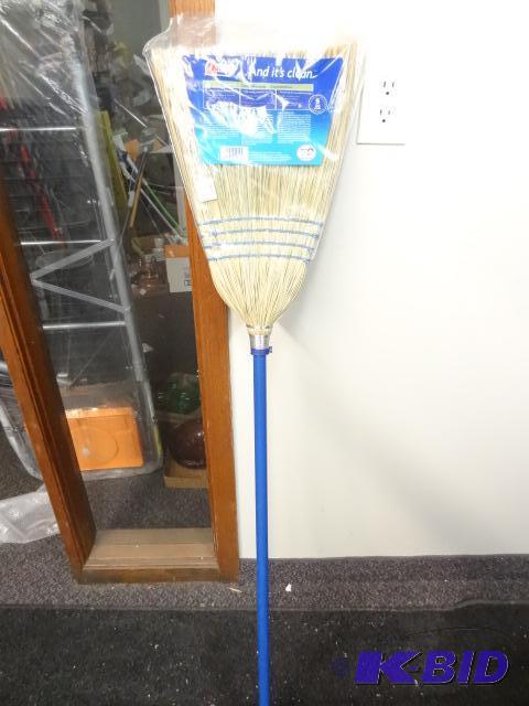 lot 297 image: NEW Quickie Corn Broom...
