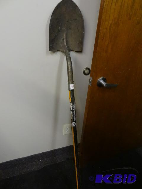 lot 300 image: USED Spade Shovel  True Temper Tough Built wi...
