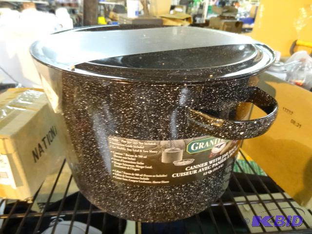 lot 372 image: NEW Granite Ware 12 qt Canner with Jar Rack...