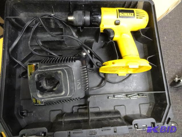 lot 82 image: USED Dewalt 18 V Drill Driver Model DW959 wit...