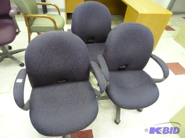 lot 109 image: 3 matching office chairs on wheels...