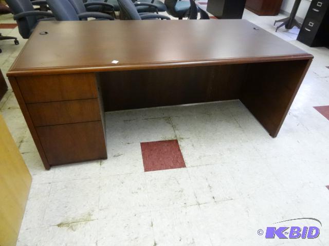 lot 118 image: wood desk with 3 drawers. 72x36x30...
