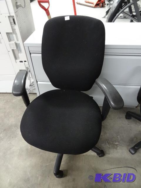 lot 127 image: Office chair on wheels....