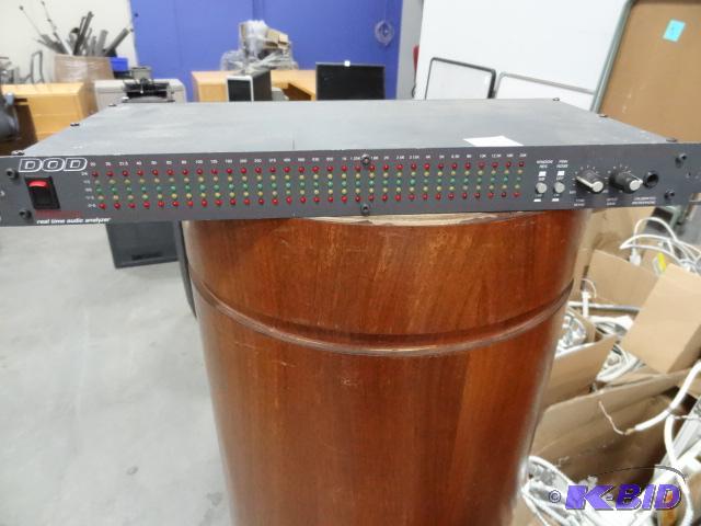lot 157 image: DOD RTA series 2 real time audio analyzer. No...