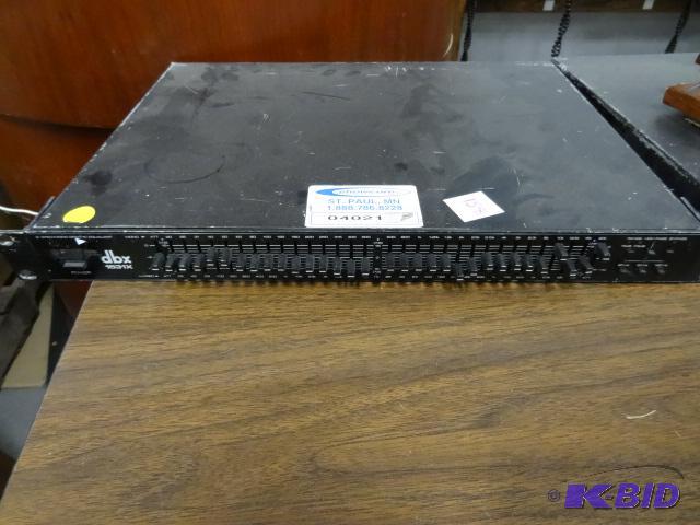 lot 158 image: DBX 1531X stereo mono graphic equalizer. No p...