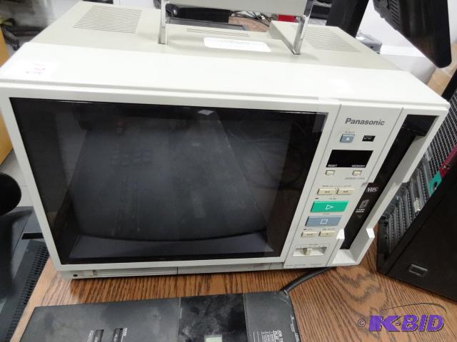 lot 175 image: Panasonic VHS monitorplayer. AG-500R...