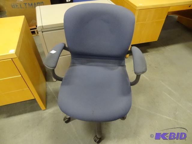 lot 186 image: Office chair on wheels....