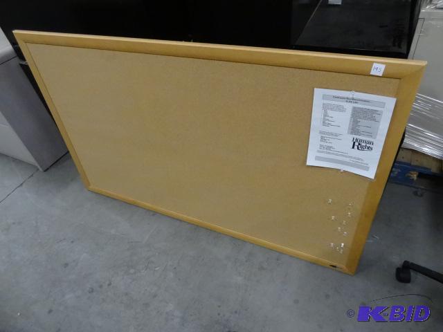 lot 195 image: Quartet 60x36x cork board...